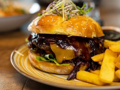 Burger und Kaffee-Spezialitäten im Rösternest Illertissen